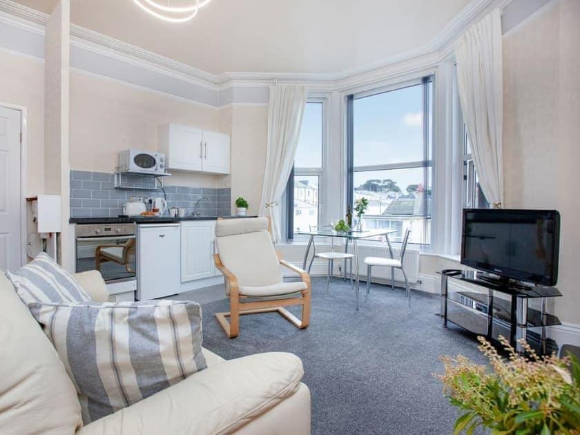 Bedford Holiday Apartments Пейнтон Экстерьер фото